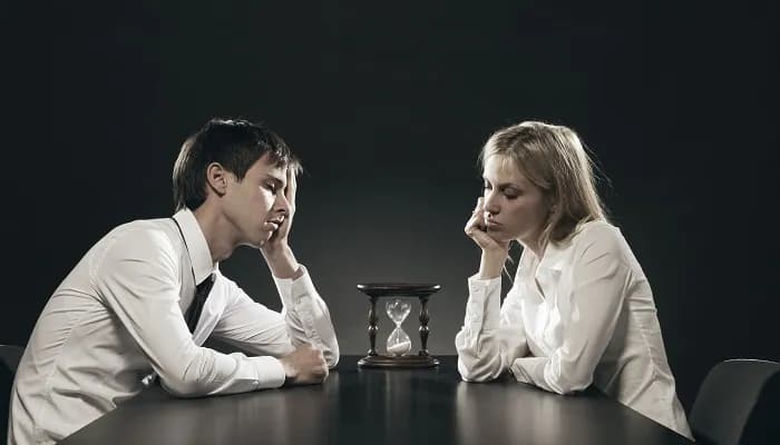 Ile trwa rozprawa rozwodowa? Poznaj czynniki wpływające na czas trwania