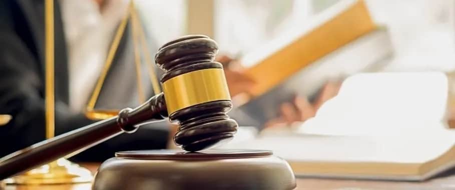 Co oznacza zwrot pozwu? Zrozumienie skutków i procedur prawnych