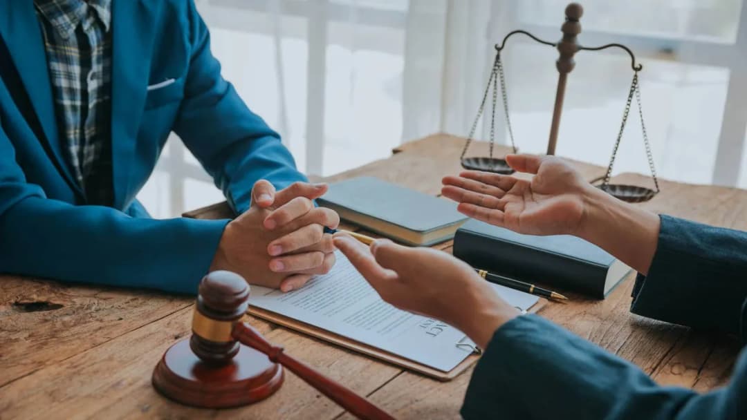 Jak sprawdzić termin rozprawy w sądzie Warszawa i uniknąć problemów